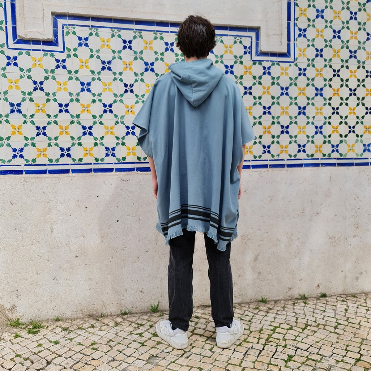 Terry poncho in cotton stormy bue / black FARO