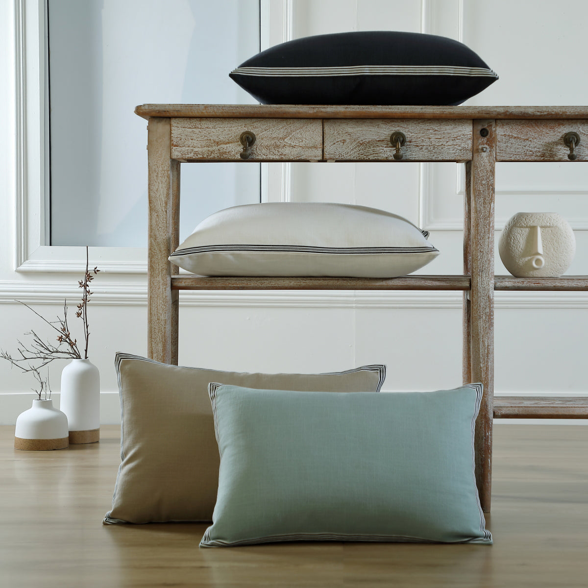 Cushion in cotton canvas VICTOR 60x40