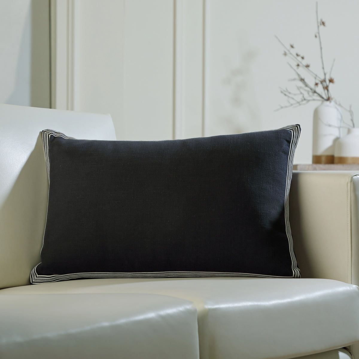 Cushion in cotton canvas VICTOR 60x40