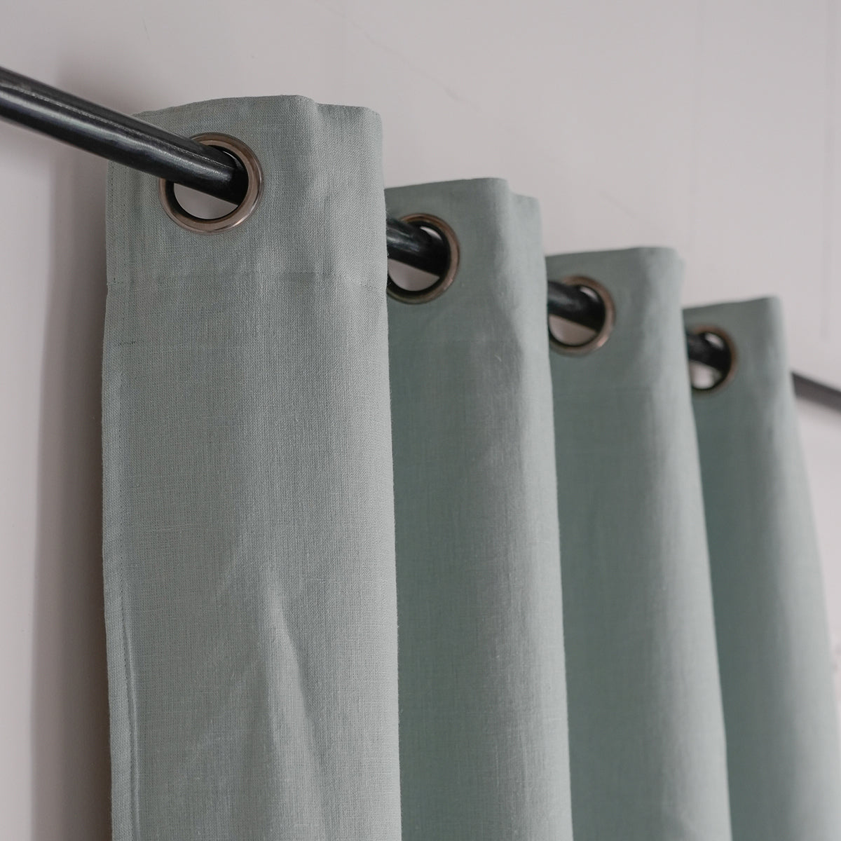 Eyelet curtain in washed linen 140x260 PAUL