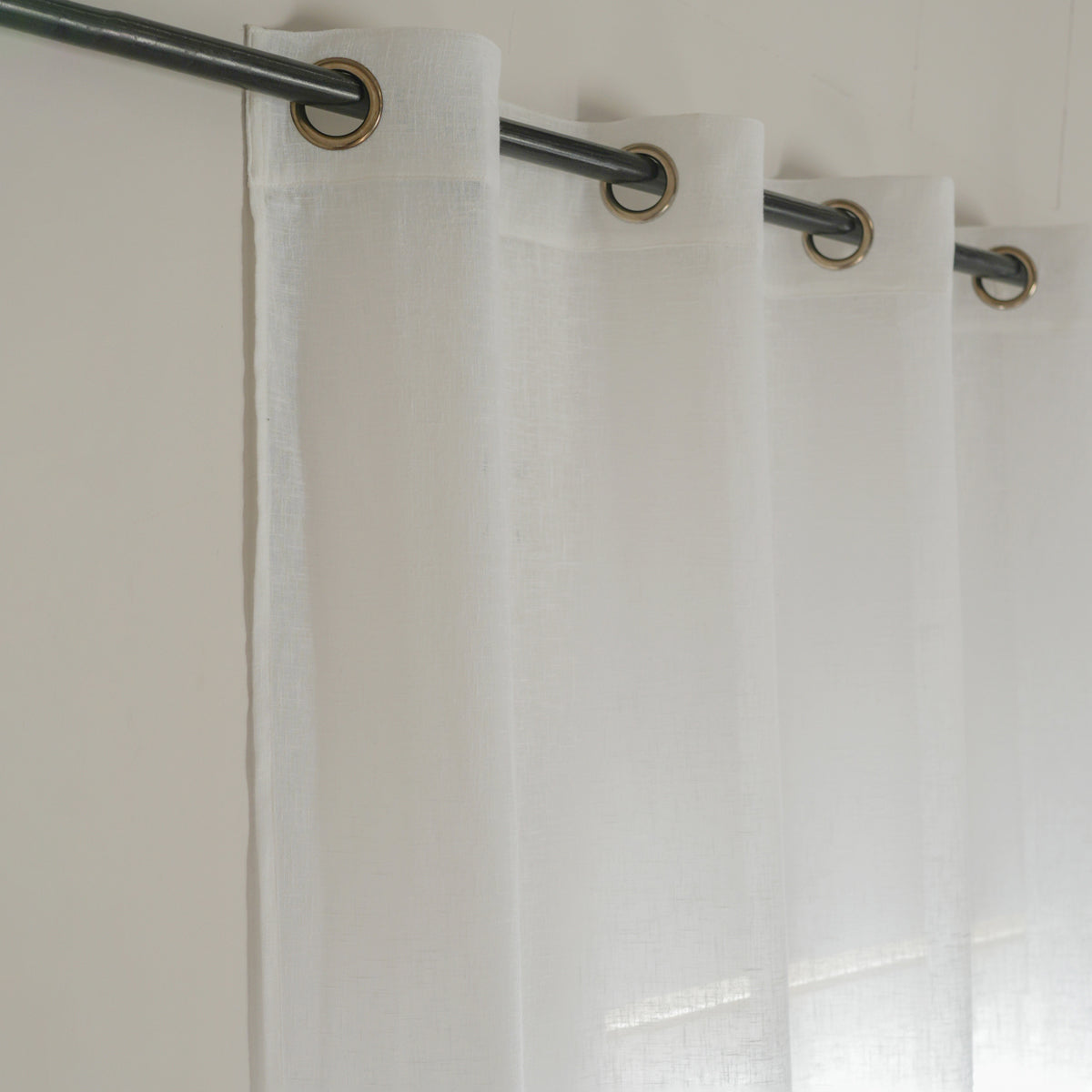 Eyelet curtain in polycotton 140x290 LEO