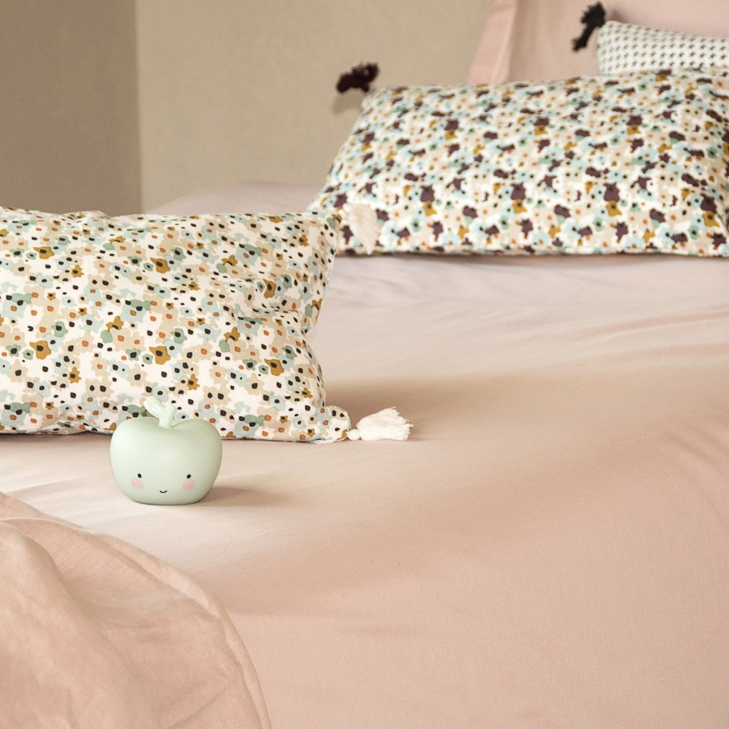 Parure + taies 65x65 satin de coton rose JULIA - 260x240+2(65x65) cm