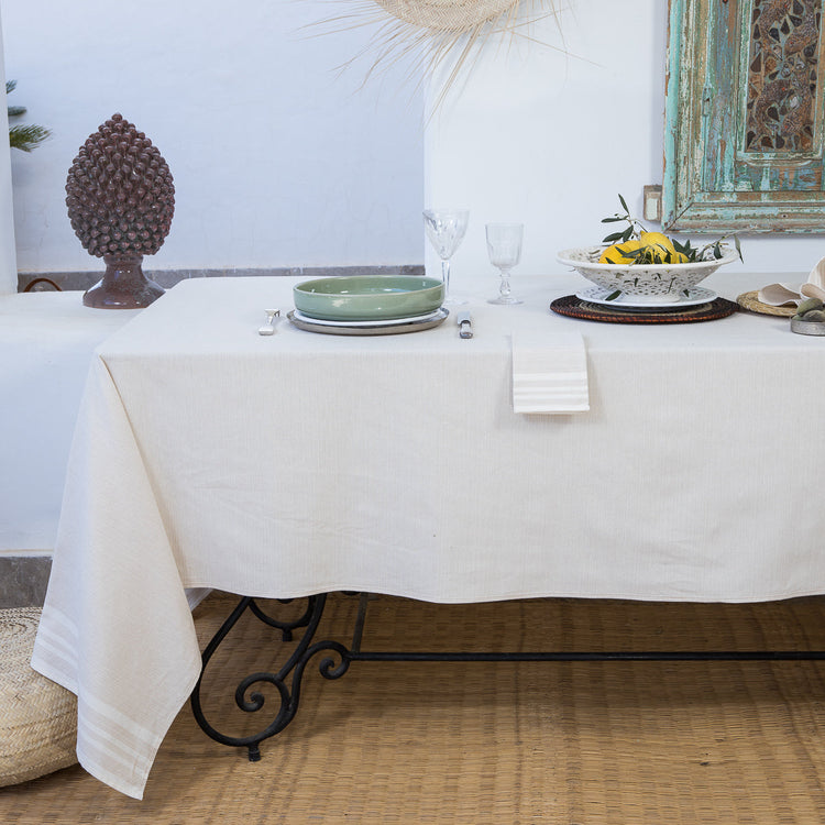 Nappe rectangulaire 350 cm sur grande table de réception en coton naturel
