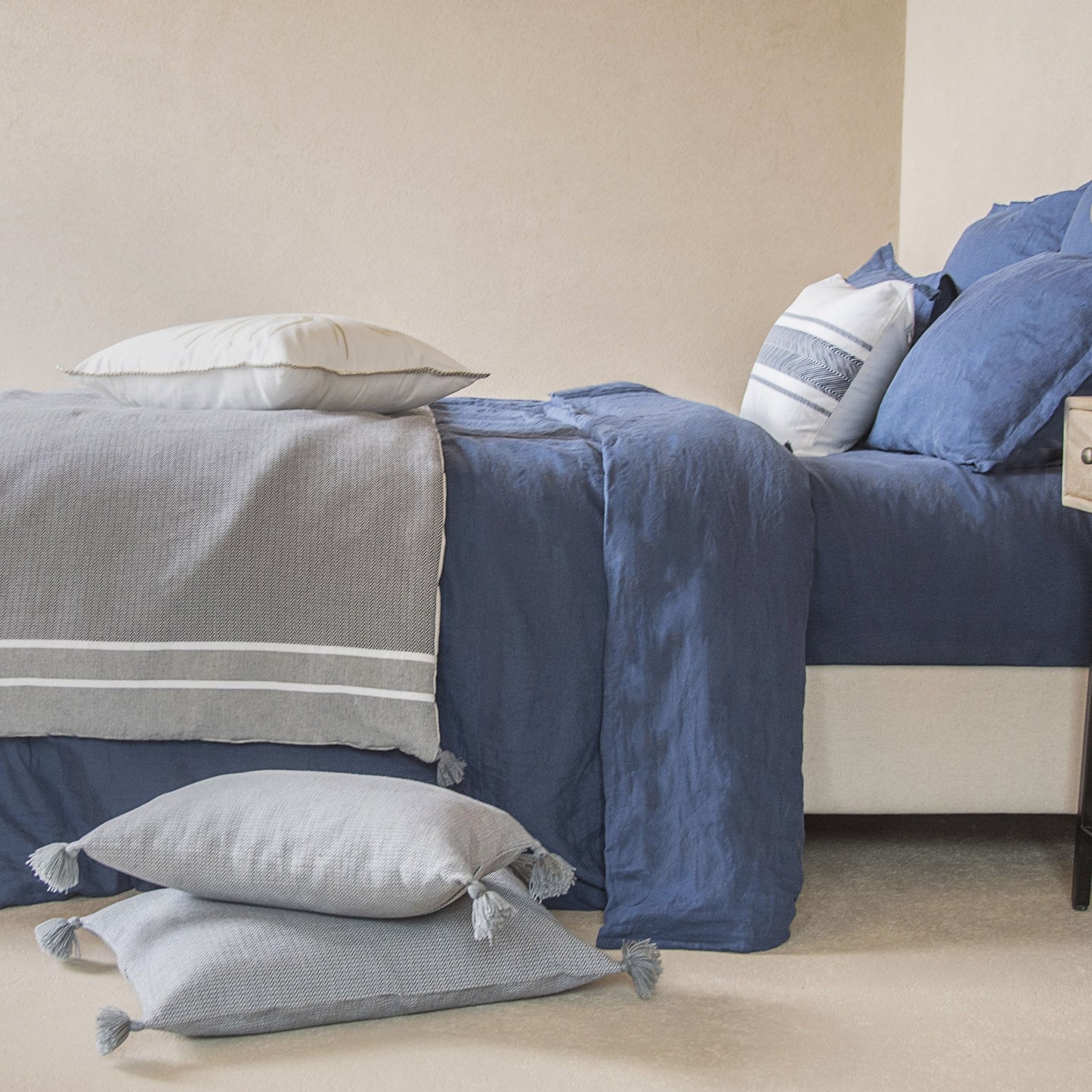 HORTENSE washed linen flat sheet 240x300