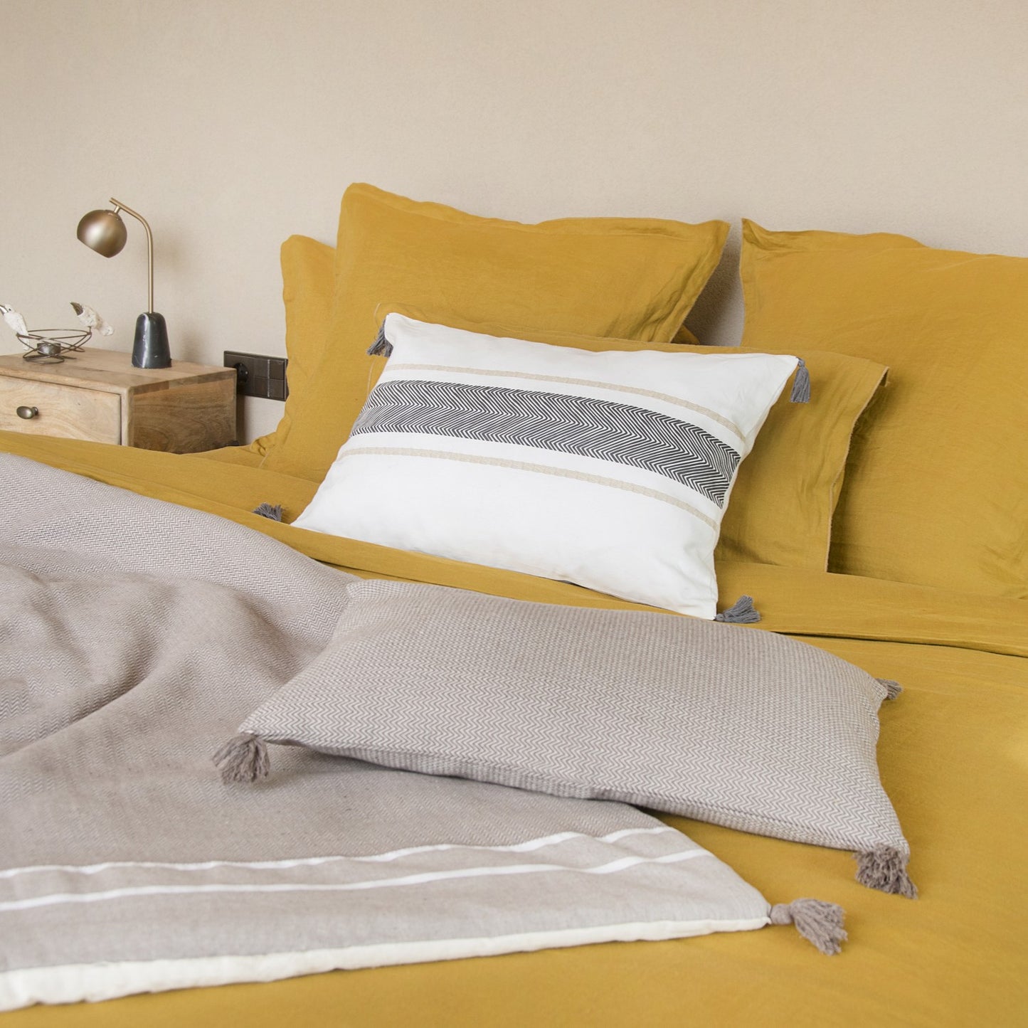 HORTENSE washed linen flat sheet 240x300
