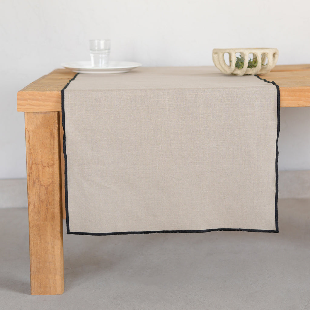 Chemin de table lin lavé 50x150 ERNEST - naturel / noir