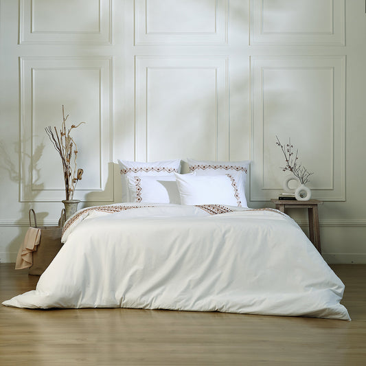 Housse de couette brodée percale de coton blanc broderie caramel NORA