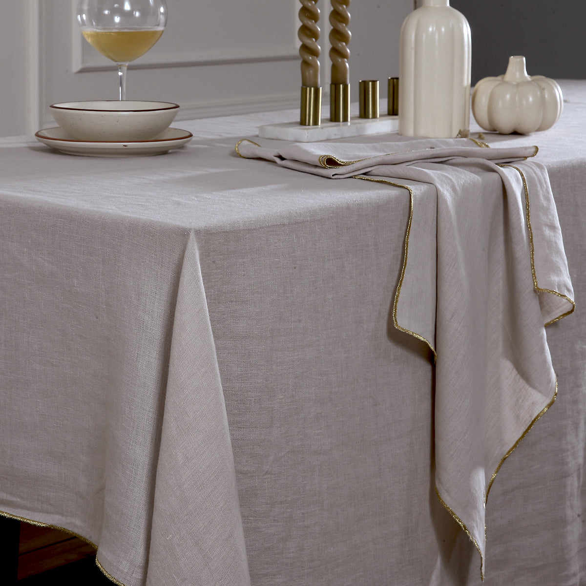 Nappe + 4 serviettes lin lavé 150x250 CAMILLE - naturel / or