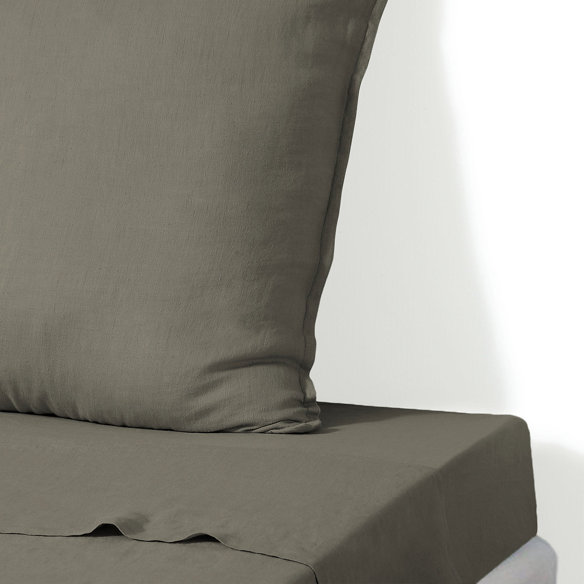 Drap plat lin lavé 270x300 CAMILLE - vert kaki