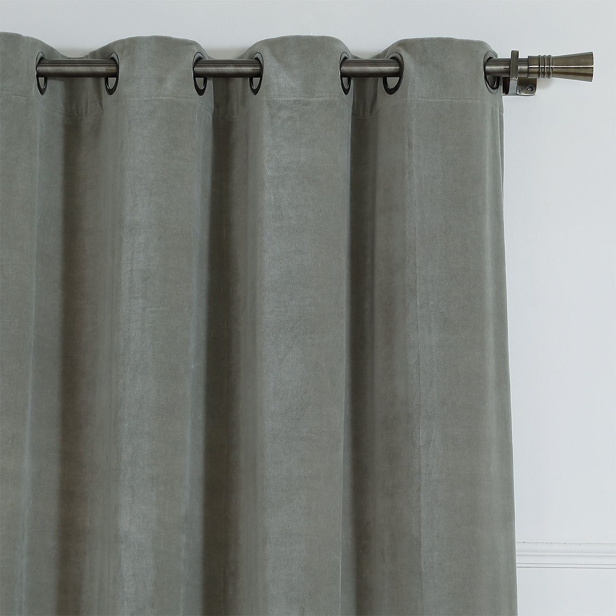 Rideau à oeillets velours de coton 135x260 VELVET - vert de gris