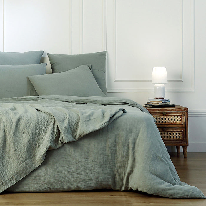 Parure + taies 65x65 gaze de coton céladon CARLA 200x200+2(65x65)