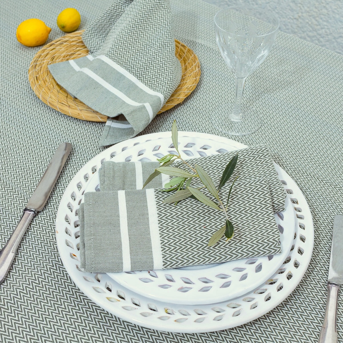 Nappe + 10 serviettes coton 160x400 SIENNA - vert olive