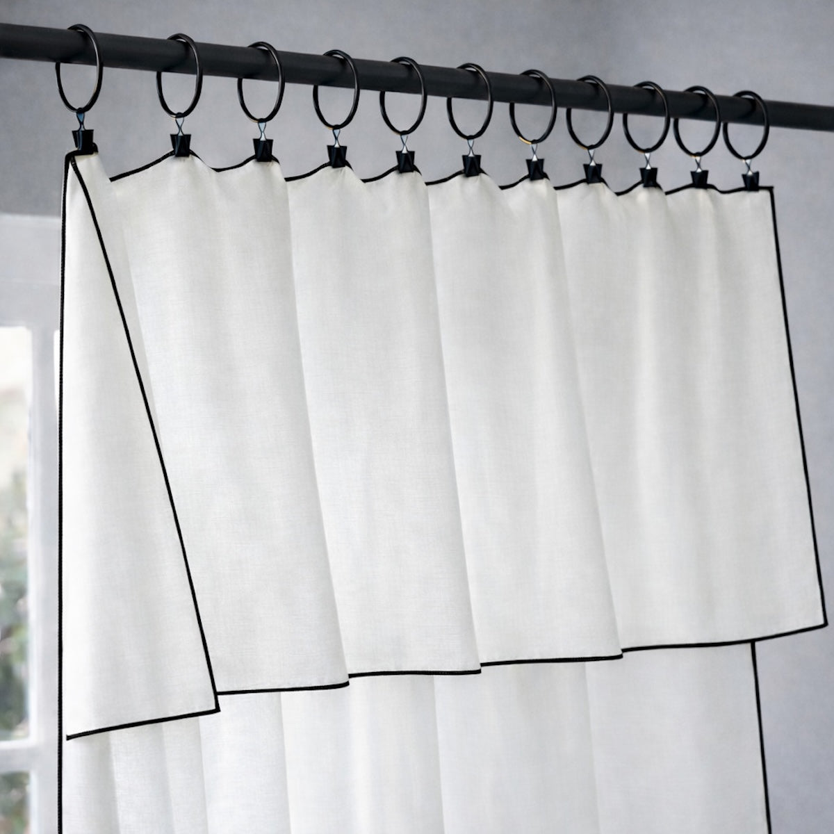 Voilage panneau (x2) voile de coton bio 140x290 BRUMA - blanc / noir
