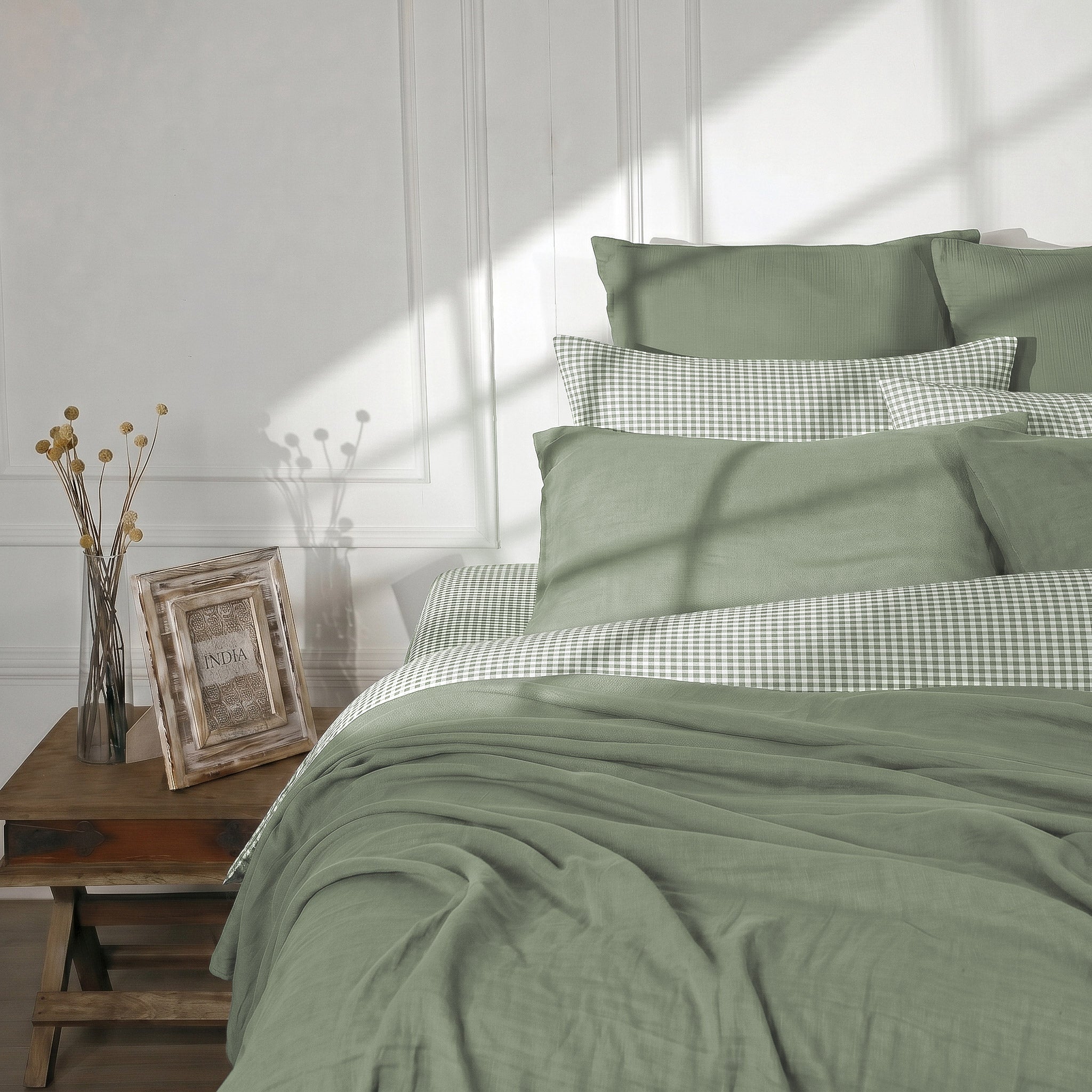 Parure + taies 65x65 coton lavé vert céladon LUNAS 260x240+2(65x65)