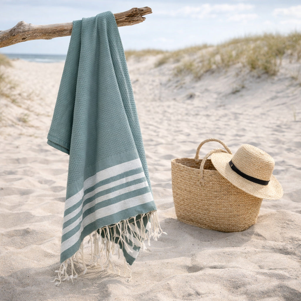 Fouta nid d'abeille coton 100x200 HAMPTONS vert sauge / argent